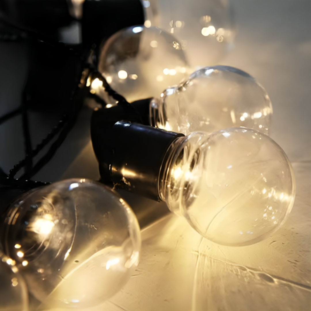 Guirnalda de luces solares con bombillas globo de luz blanca cálida para patio, jardín y eventos al aire libre