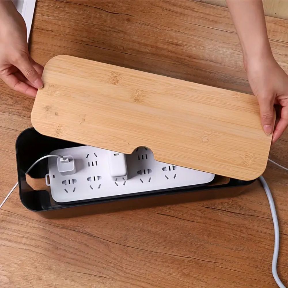 Caja organizadora de cables inteligente - Tapa de bambú, diseño ventilado para gestión de cables en escritorio
