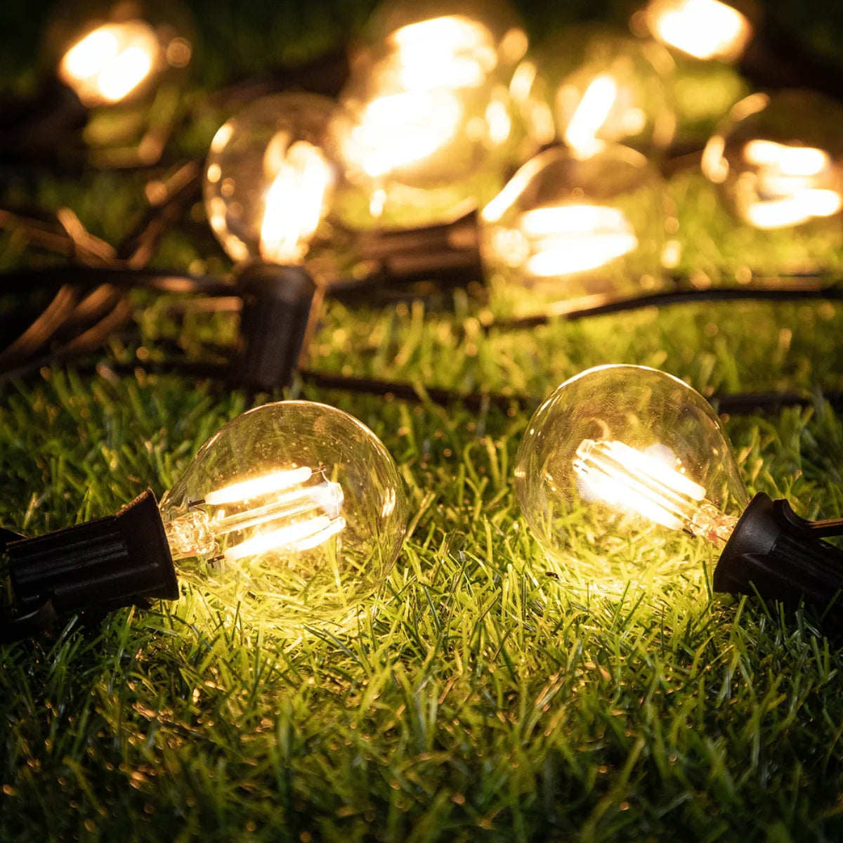 Solar-Powered Outdoor String Lights for Patio, Yard & Deck – Weather-Resistant LED Ambience for Garden Parties, Backyard Dining