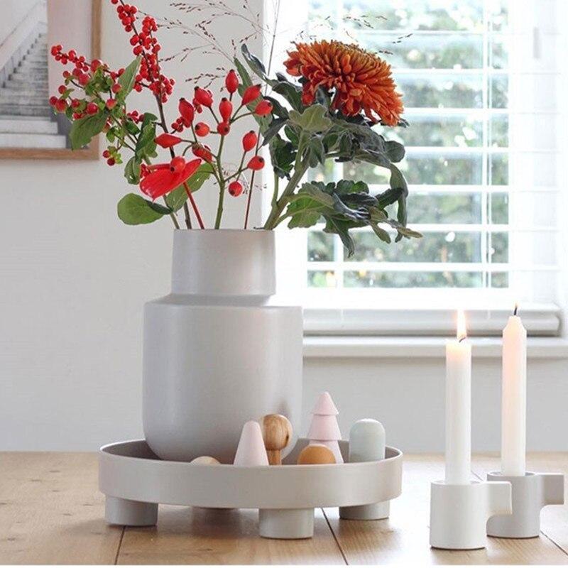 Bandeja de café redonda de madera con incrustaciones de roble y borde negro: bandeja decorativa elevada para una decoración de mesa con estilo