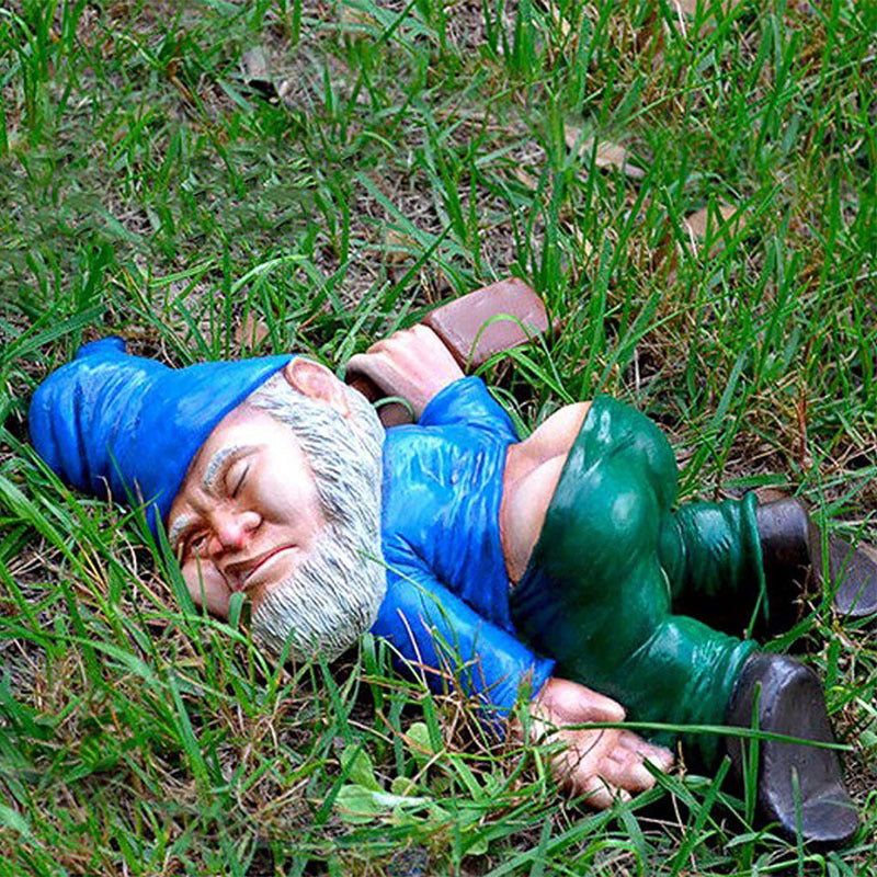 Tipsy Garden Gnome Statue with Bottle – Resin Outdoor Figurine for Yard Patio Porch – Funny Drunk Gnome Lawn Ornament Weather-Resistant