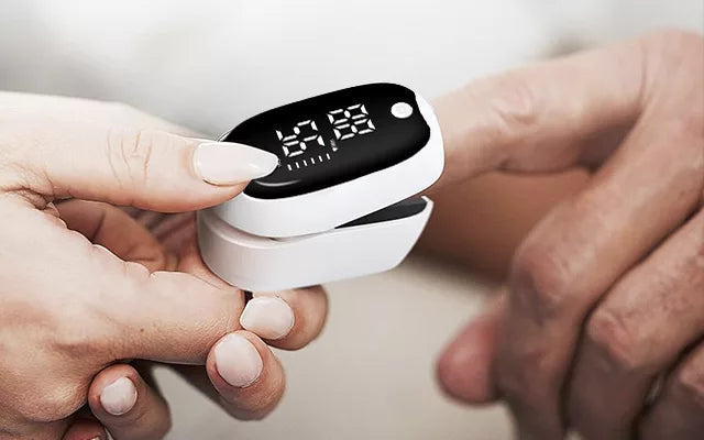 Oxímetro de pulso de dedo | Monitor preciso de oxígeno en sangre con pantalla LED para obtener información de salud al instante