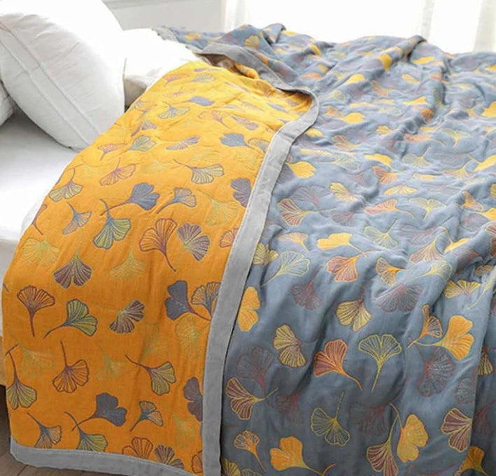Manta Glimmer - Algodón reversible, estampado de hojas de ginkgo