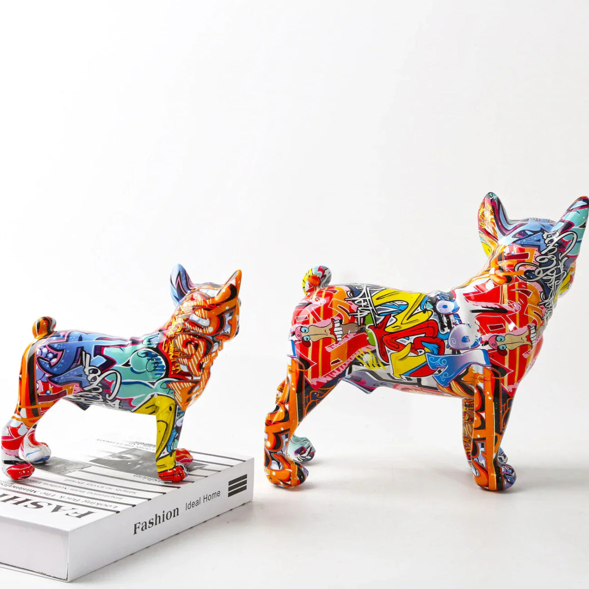 Graffiti vibrante | Estatua de bulldog francés con diseño único | Escultura artística de perro para decoración del hogar