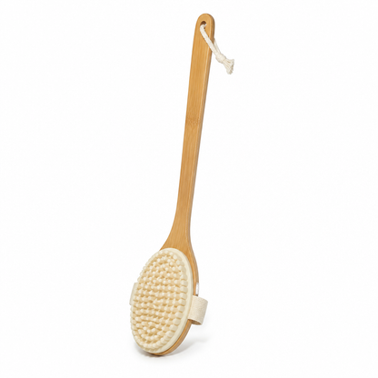 Cepillo de cerdas naturales para espalda con mango largo de madera para una limpieza profunda
