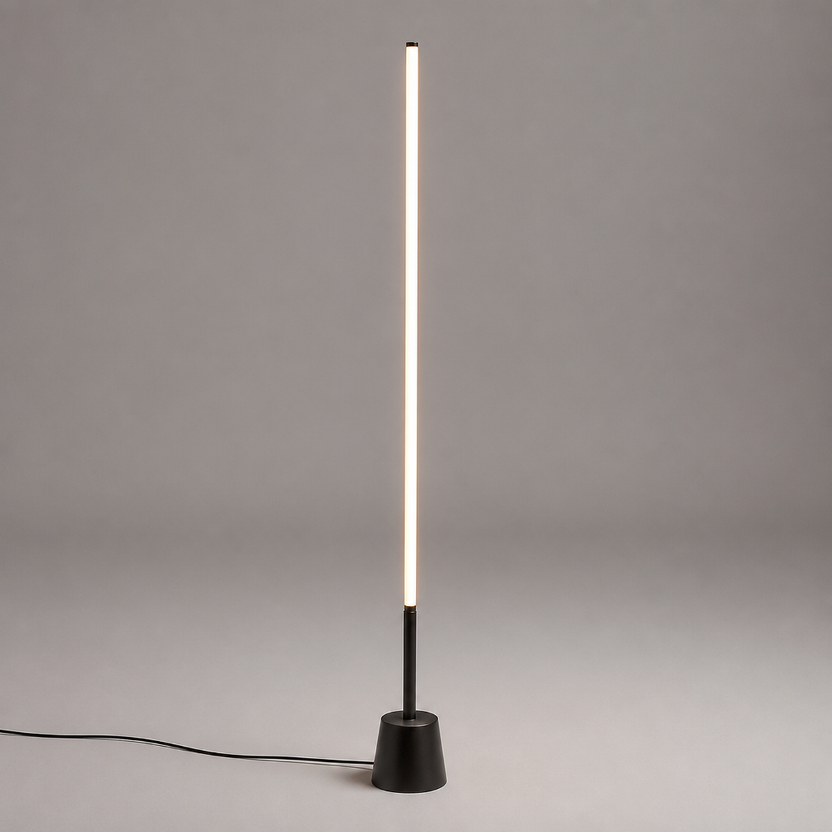 LUMIORBIT – 360° Floor Lamp for Refined Interior Ambience