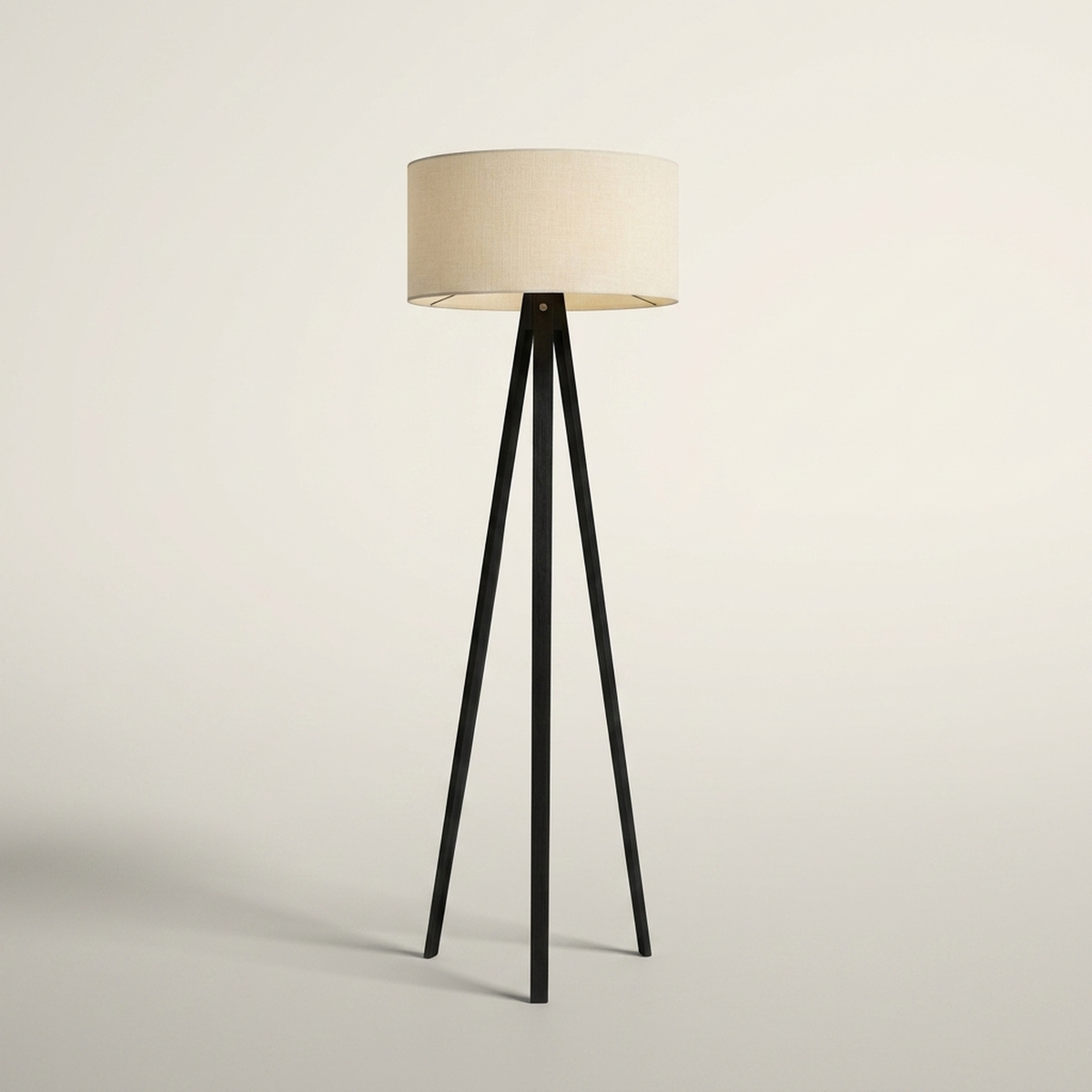 TIMBERLUME – Tripod Floor Lamp for Soft and Inviting Illumination