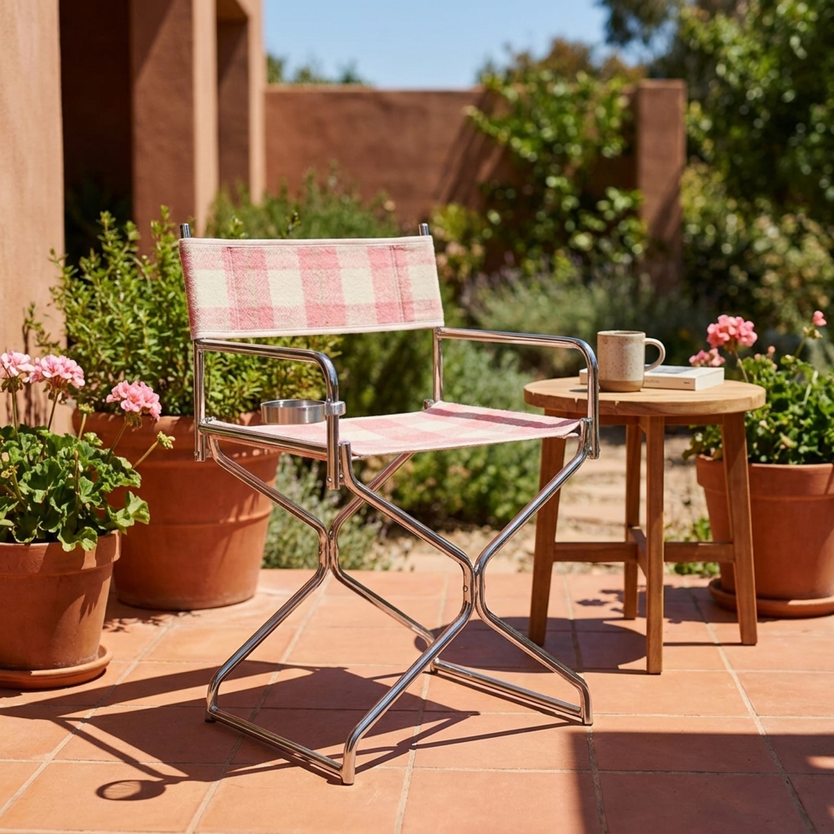 SEATELLE – Art Deco Folding Chair for Graceful Everyday Comfort