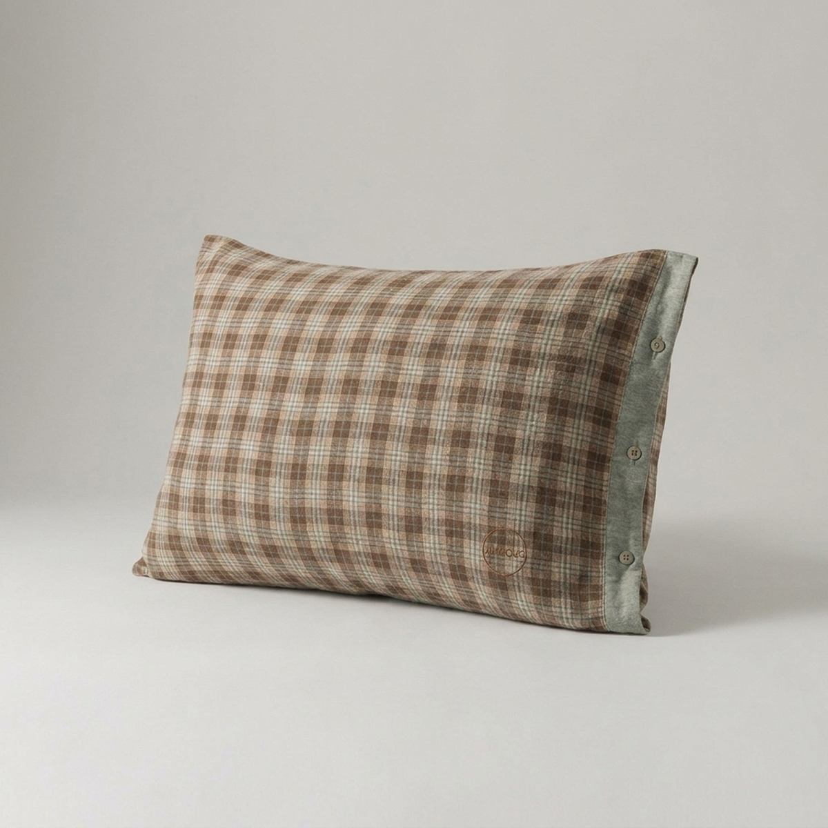 PLAIDNESTA – Vintage Pillowcases for Inviting Home Style
