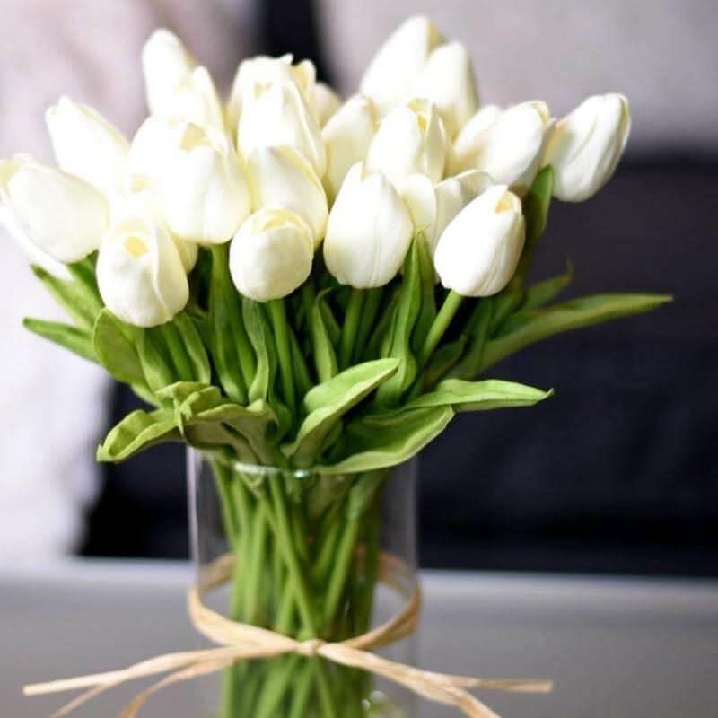 TULIPLUME – Faux Floral Arrangement for Graceful Table Décor