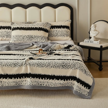 WARMCOCOON – Double-Layer Blanket for Comfortable Evenings