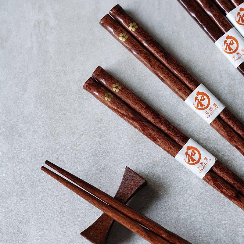 Wooden Chopstick Set with Cherry Blossom Detail – 5 Pairs Lightweight Natural Wood Utensils for Asian Cuisine, Noodles, Rice