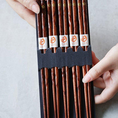 Wooden Chopstick Set with Cherry Blossom Detail – 5 Pairs Lightweight Natural Wood Utensils for Asian Cuisine, Noodles, Rice