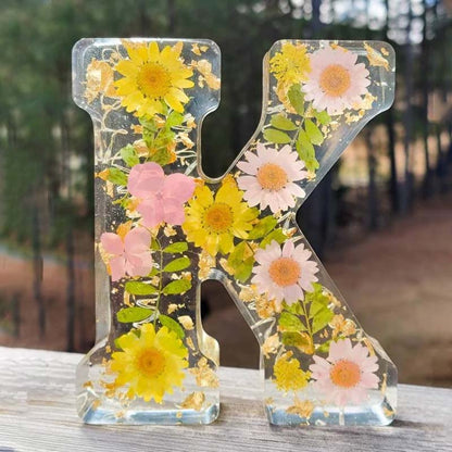 LED Letter Night Light with Real Dried Flowers in Resin – Personalized Illuminated Décor Accent for Bedroom, Nursery & Living Room
