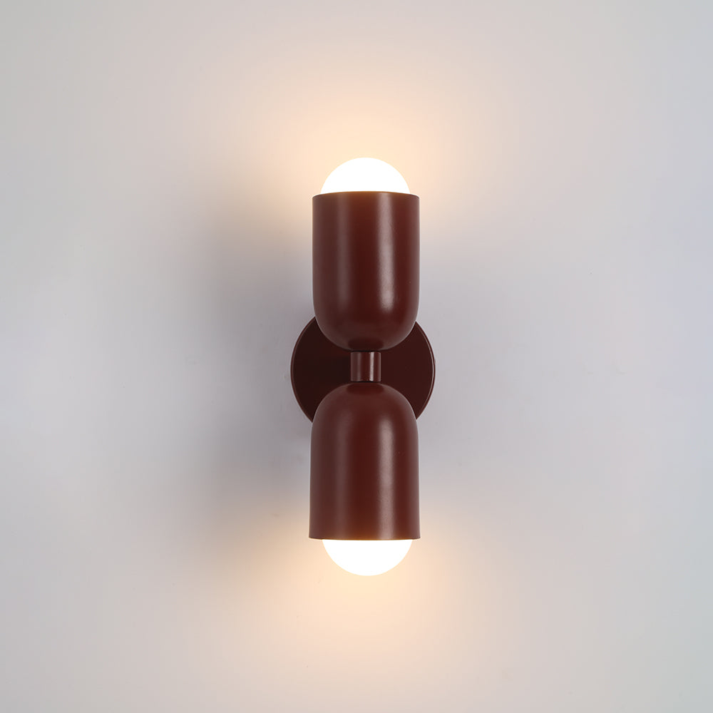 Aplique de pared ajustable de dos cabezales en acabados metálicos vibrantes para iluminación de acento en sala de estar y dormitorio