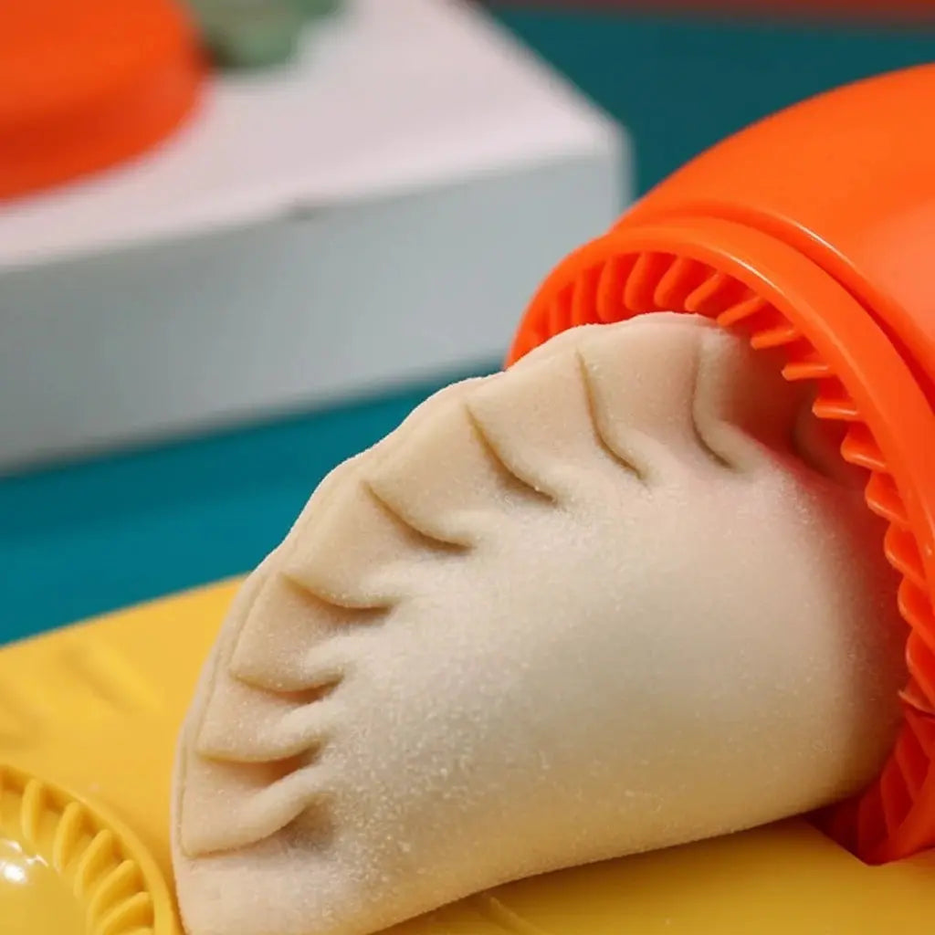 Dumpling Press Mold Maker Tool for Ravioli Empanadas Pierogi Potstickers Dough Pastry Shaping Kitchen Gadget 2 Sizes Home Cooking