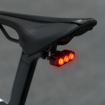 Luz trasera de bicicleta con sensor de movimiento y alerta de frenado automático: LED de seguridad recargable para bicicletas de ruta y montaña
