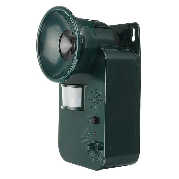 Ultrasonic Animal Repeller Outdoor Motion Sensor Pest Deterrent Device Waterproof Yard Protection for Deer Rodents Birds Battery Powered