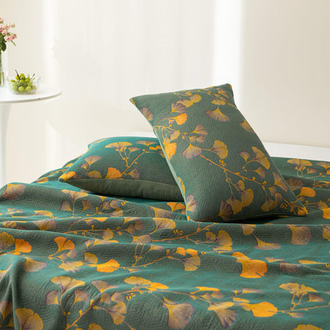 Elegant Reversible Jacquard Quilt with Luxurious Comfort | Stylish Design for Home Decor