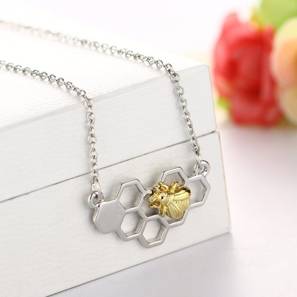 Heart Pendant Necklace with Bee & Honeycomb Design – Gold-Tone Chain Jewelry for Women & Girls