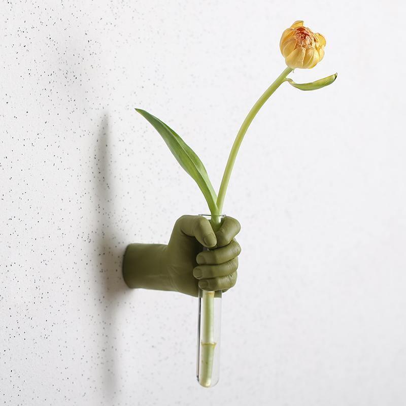 Étreinte™ – Sculptural Wall Hand Vase