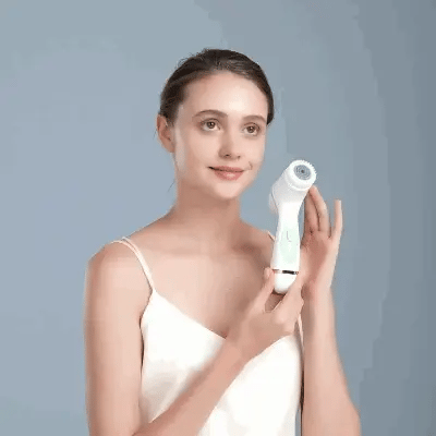 Cepillo de limpieza facial de silicona 3 en 1 recargable