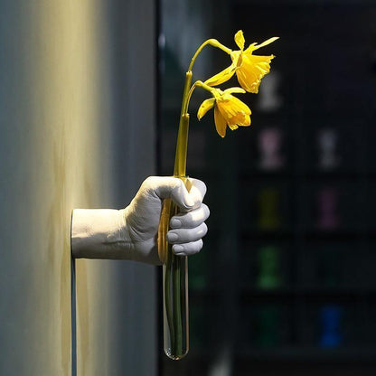 Étreinte™ – Sculptural Wall Hand Vase