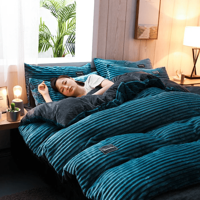 Plush Velvet Bedding Set – Ultra-Soft Coral Fleece Winter Duvet Cover with Fitted Sheet & Pillowcases for Cozy Warmth