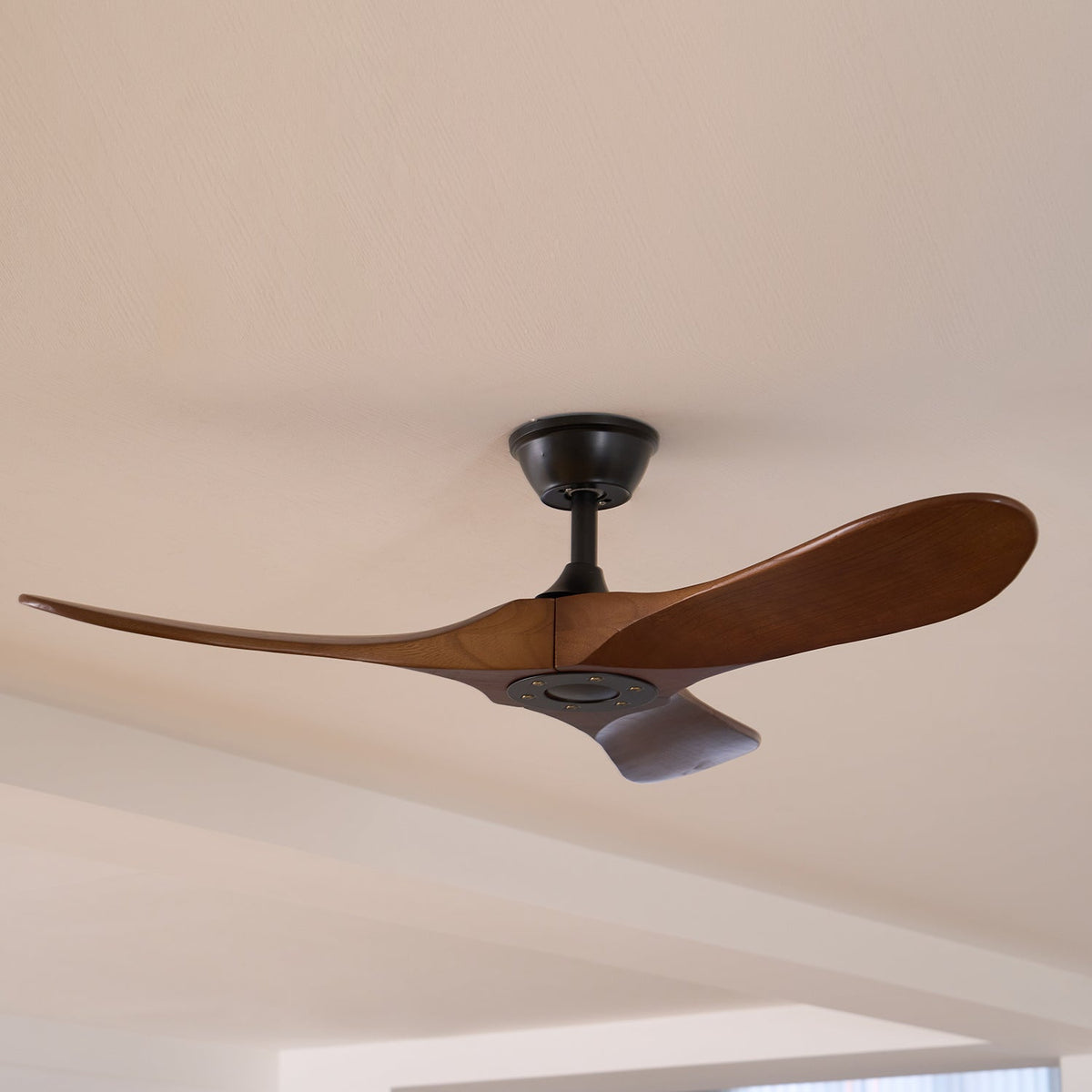 Wooden Blade Ceiling Fan with Remote Control 6 Speed Whisper-Quiet Motor Walnut Finish Adjustable Suspension for Living Room Bedroom Home Of