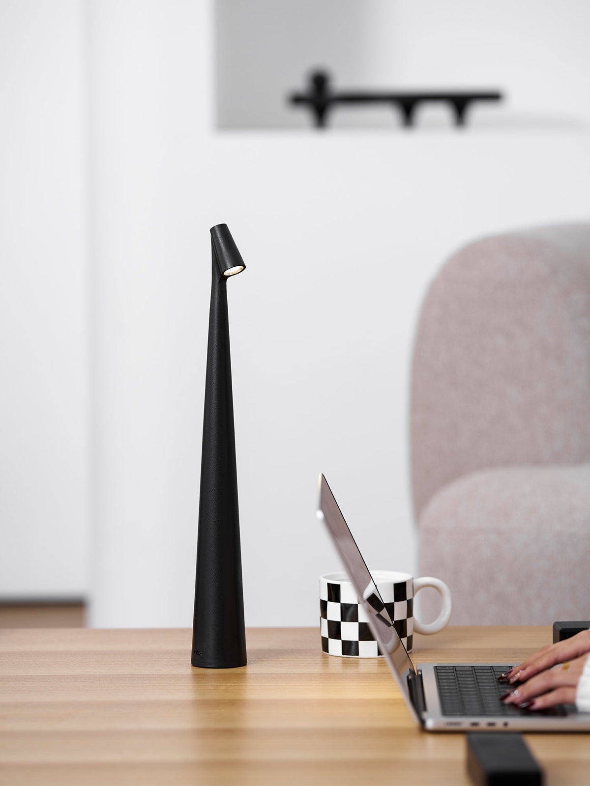 Cordless LED Desk Lamp Rechargeable Touch Control Metal Modern Portable Reading Light 18-Inch Accent Lighting for Home Office Bedroom Nights