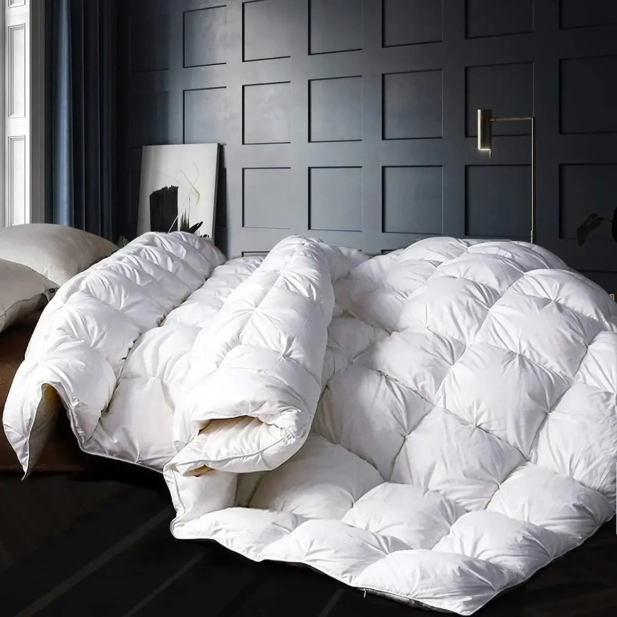 White Goose Down Comforter with Pinch Pleat Design - All-Season Medium Weight Duvet, 750 Fill Power, Breathable Insulation for Year-Round