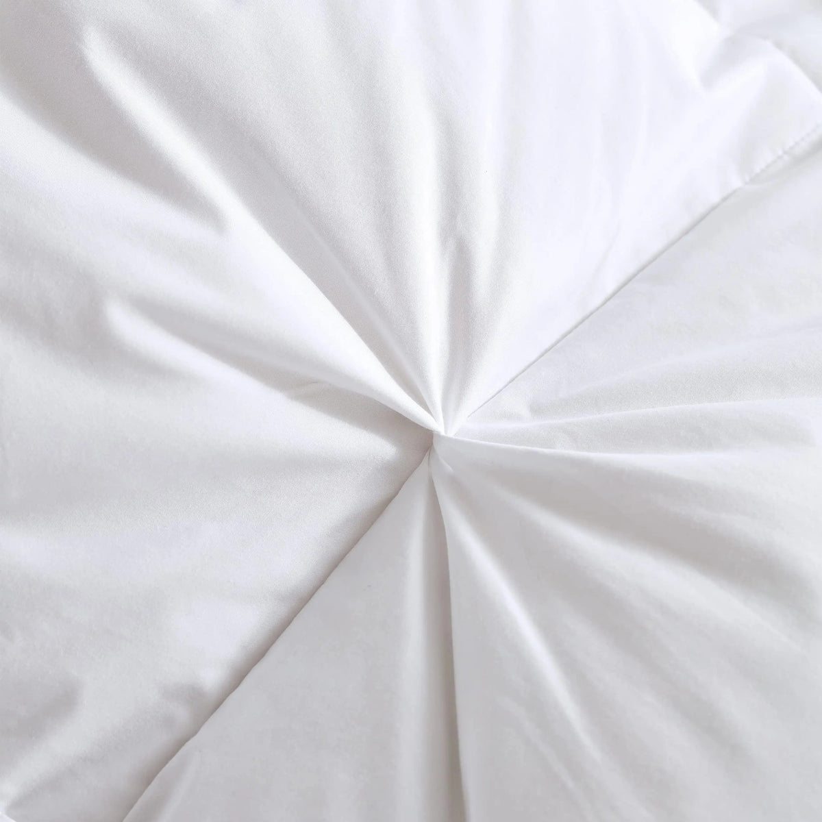White Goose Down Comforter with Pinch Pleat Design - All-Season Medium Weight Duvet, 750 Fill Power, Breathable Insulation for Year-Round