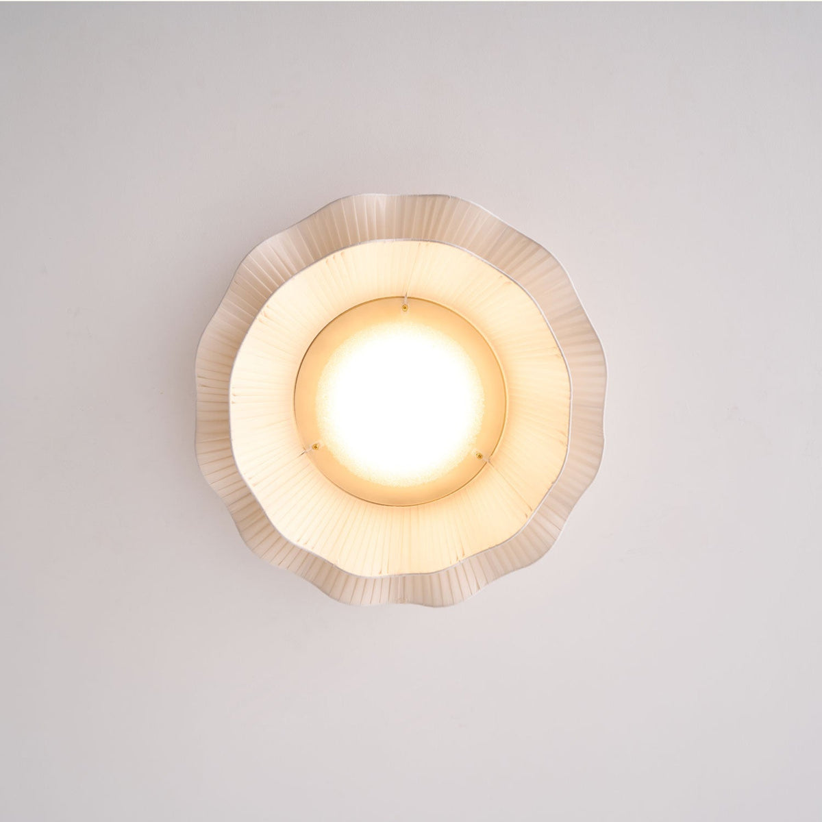 Flush Mount Ceiling Light White Fabric Ripple Shade 20 in Bedroom Ambient LED Integrated Dimmable Low Profile for Living Room Dining Room Mo