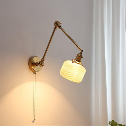 Aplique de lectura con brazo oscilante y pantalla de cerámica | Lámpara de pared giratoria para dormitorio con interruptor de cadena | Lámpara de escritorio de latón moderna para dormitorio