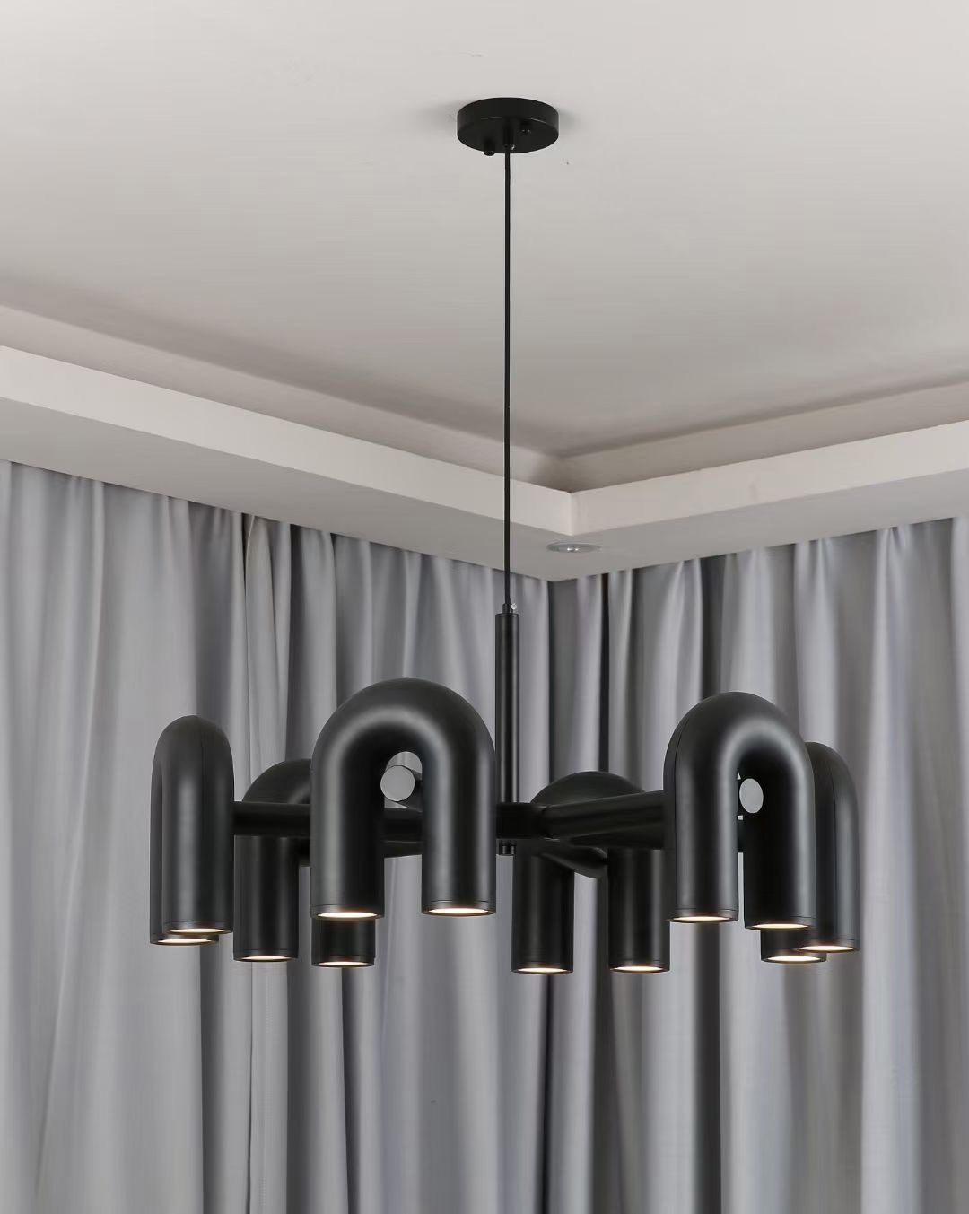 Contemporary Adjustable Multi-Head Ceiling Light Fixture with Rotating Arms for Dining Room Bedroom Living Space 40-Inch Modular Suspended L