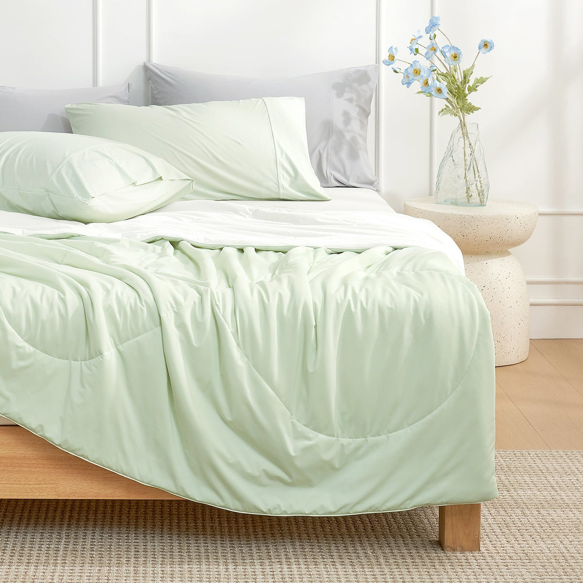 Cooling Comforter | Lightweight Breathable Design with Advanced Cooling Fabric | Ideal for Hot Sleepers