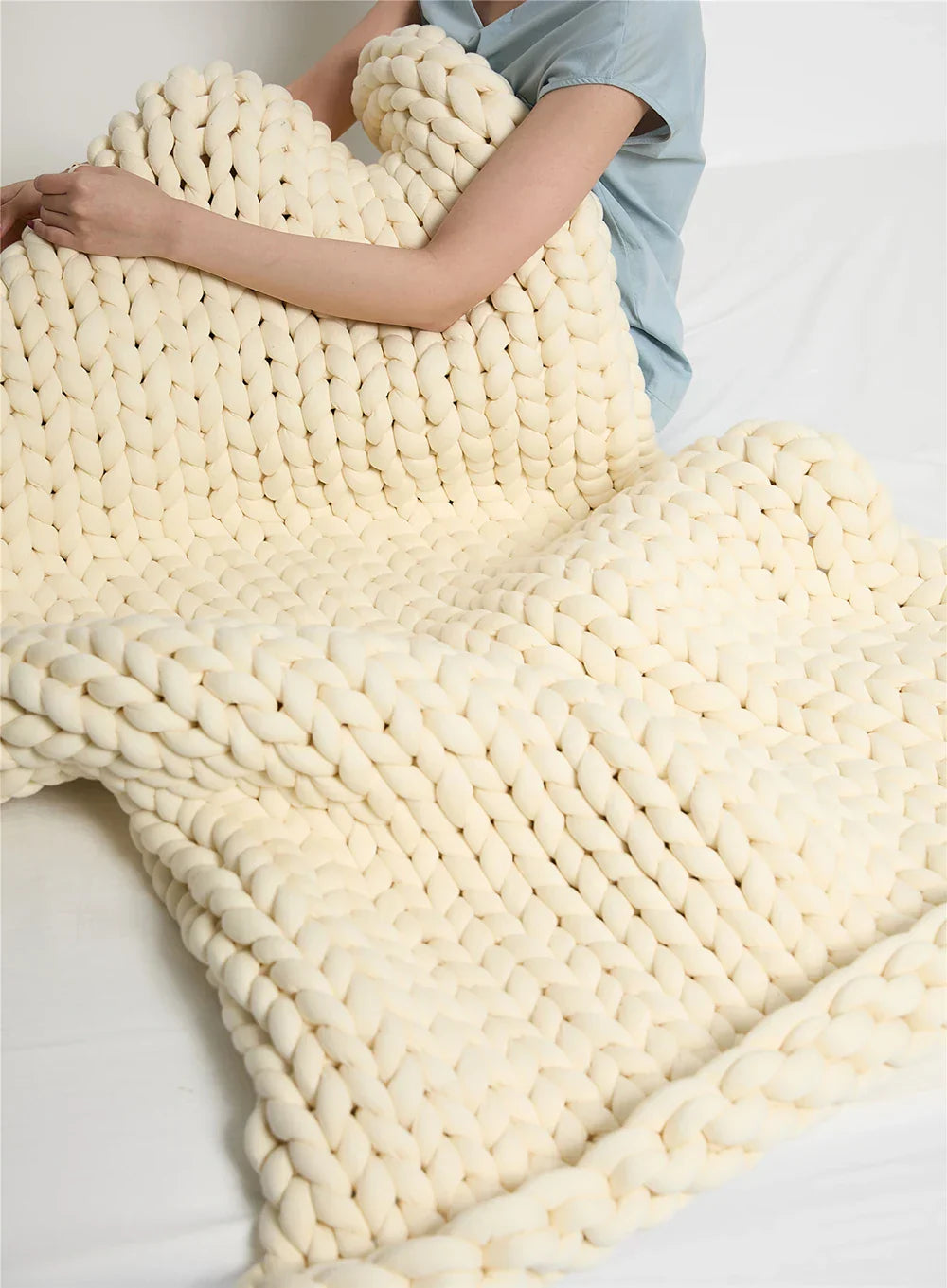 Cozy Home | Chunky Knit Throw Blanket with Exceptional Softness | Stylish Accent for Warm Evenings