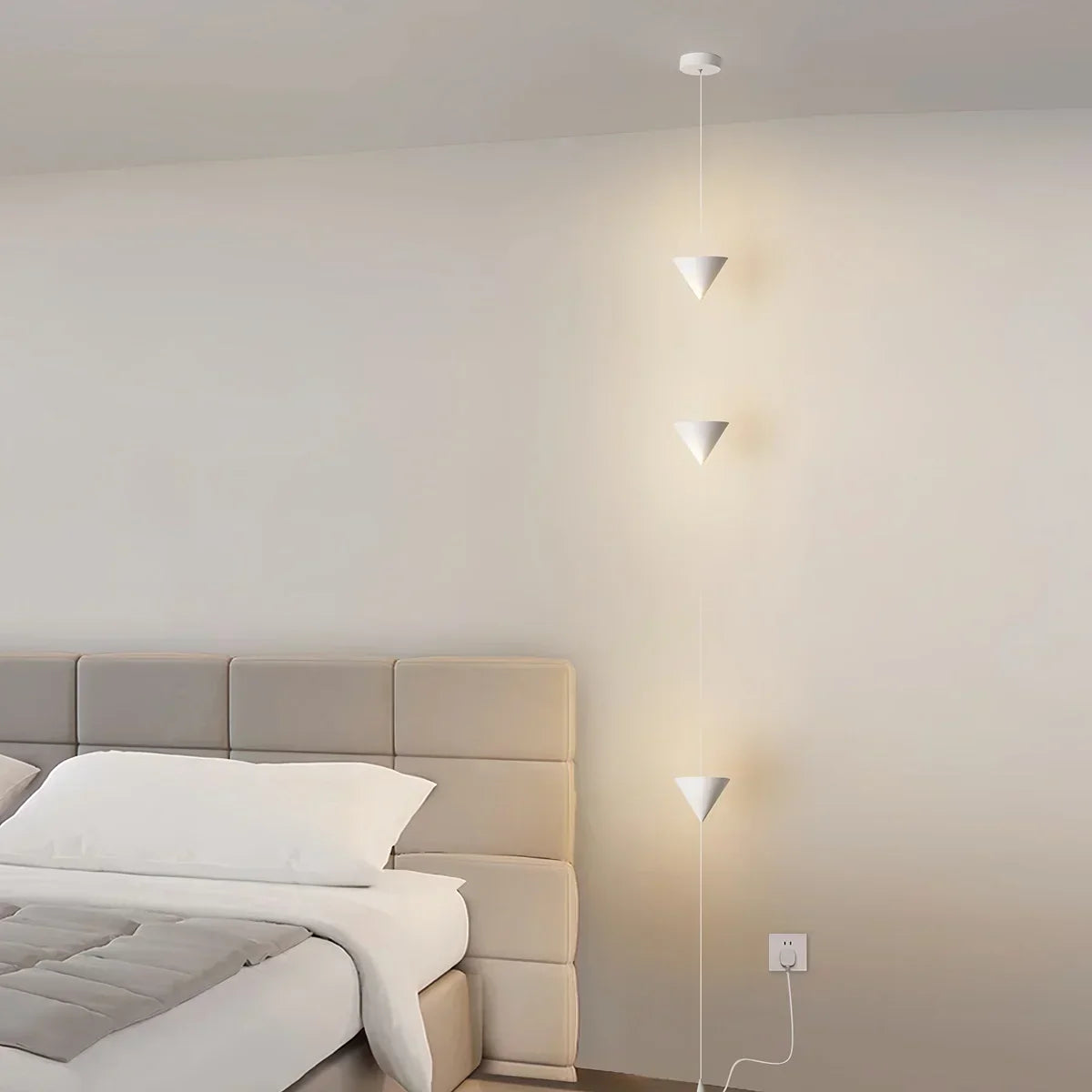 Lámpara de poste con barra de tensión LED cálida, altura ajustable de 11.5 pies, luz de columna vertical minimalista moderna para dormitorio, sala de estar, oficina en casa, ambiente