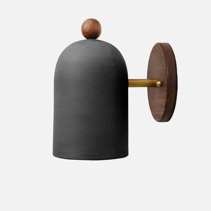Apliques de pared elegantes de nogal con brazo de latón y pantalla blanca suave: diseño contemporáneo para un ambiente moderno