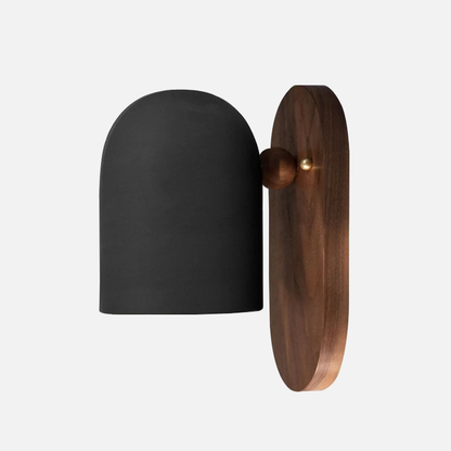 Apliques de pared elegantes de nogal con brazo de latón y pantalla blanca suave: diseño contemporáneo para un ambiente moderno