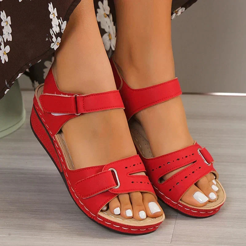 Women's Cushioned Footbed Strappy Sandals Adjustable Buckle Slip-Resistant Summer Shoes for Casual Everyday Outdoor Walking Comfort