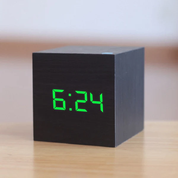 Radio reloj digital LED cuadrado compacto