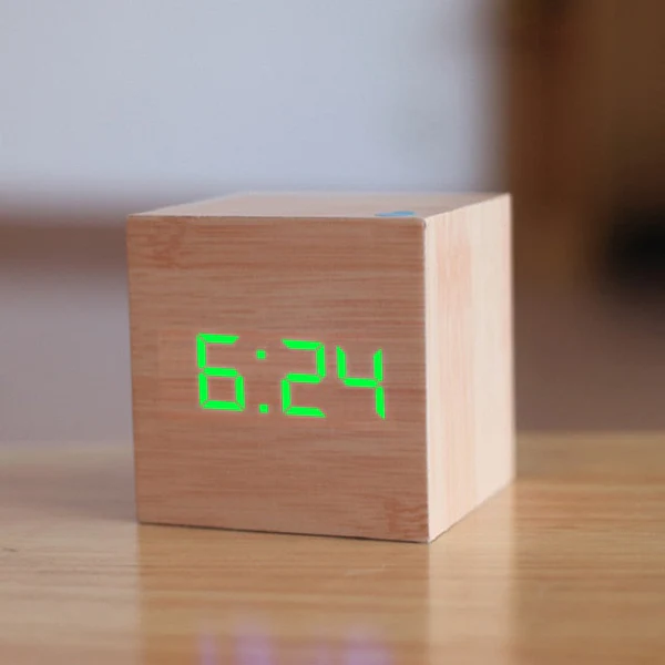 Radio reloj digital LED cuadrado compacto