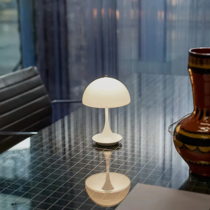 Lámpara de Mesa Inalámbrica Delgada Contemporánea