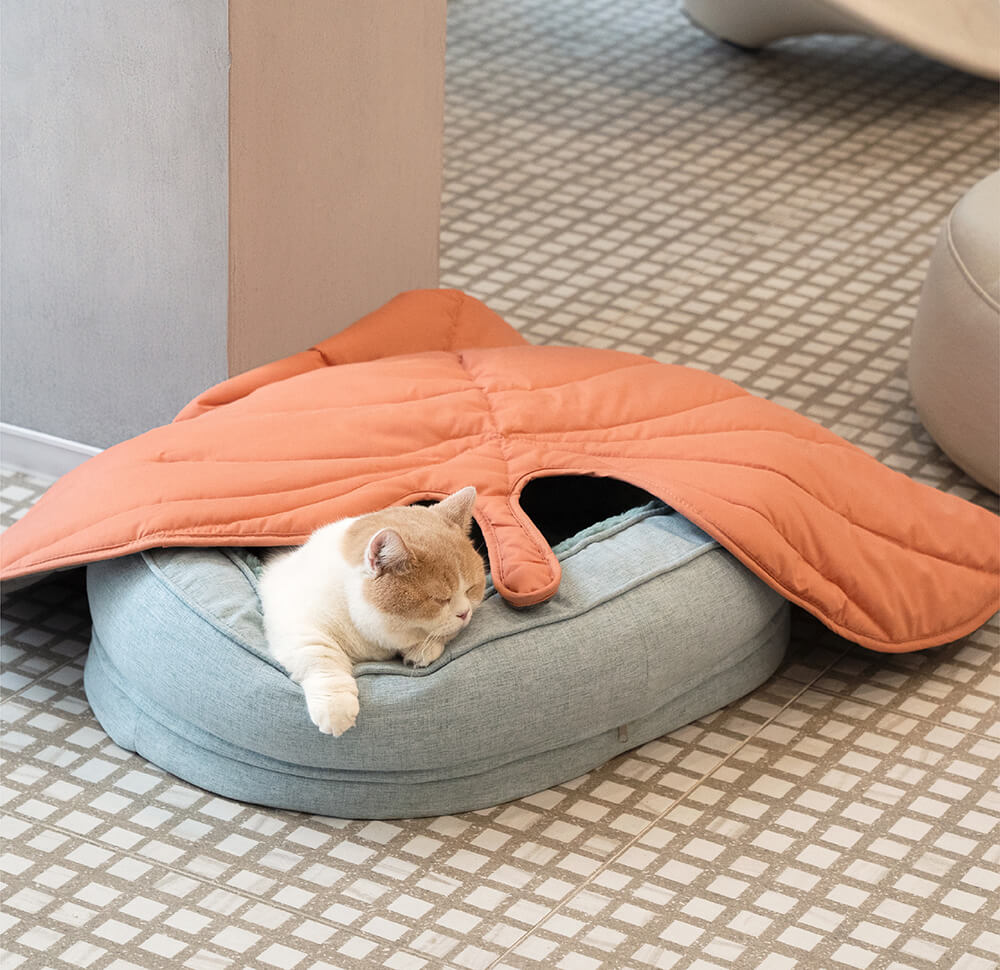 Botanical Leaf-Shaped Pet Throw Blanket - Soft Cotton-Polyester Cover for Dogs & Cats - Machine Washable Couch Protector & Floor Mat for