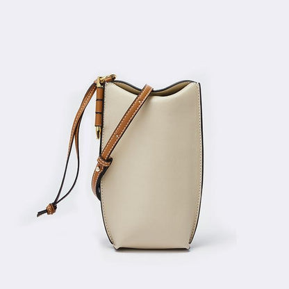 Compact Leather Crossbody Phone Pouch for Women – Hands-Free Everyday Carry with Card Slots & Adjustable Strap