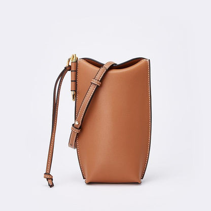 Compact Leather Crossbody Phone Pouch for Women – Hands-Free Everyday Carry with Card Slots & Adjustable Strap