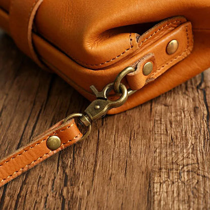 Vintage-Inspired Leather Crossbody Purse for Women – Classic Handbag with Adjustable Strap for Daily Use, Travel, Shopping & Casual Outfits