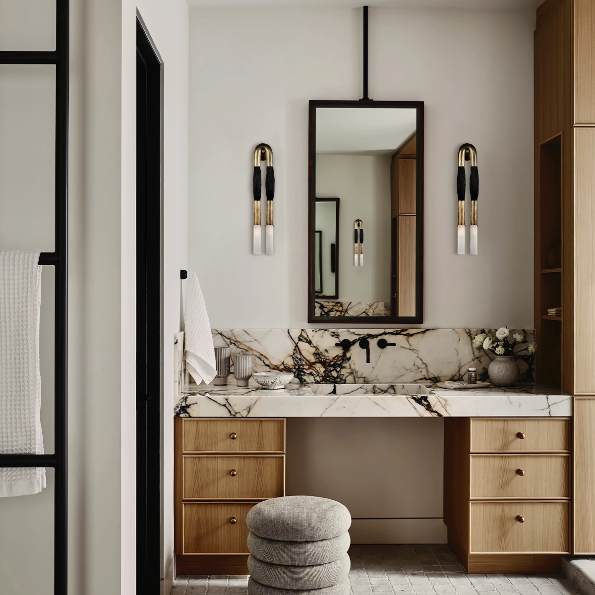 Crin Artística | Aplique de pared con elegante diseño de borla | Decoración única para el hogar con iluminación ambiental