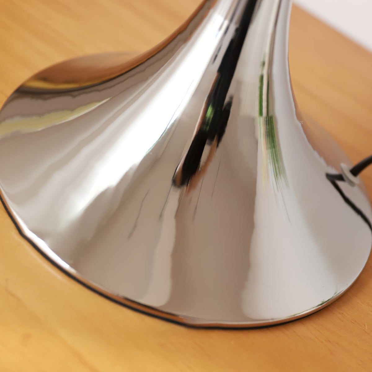 LED Desk Lamp 11 Inch Metal Glass Construction Modern Accent Light for Bedroom Office Nightstand Chrome White Green Cream Indoor